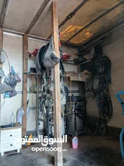  18 محل للايجار