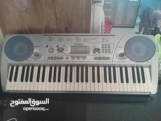  1 بيانو ياماها PSR-273 أصلي بحالة ممتازة في فلسطين بسعر مناسب قابل للنقاش