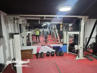  12 نادي جيم كامل للبيع