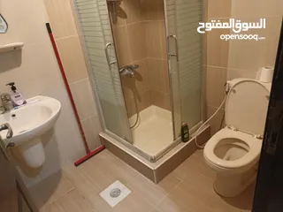  7 شقه طابق ارضي للايجار في الجندويل   apartment for rent in al jandweel