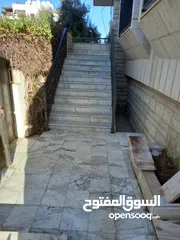  9 فيلا فارغة للإيجار اعلان رقم (V32)