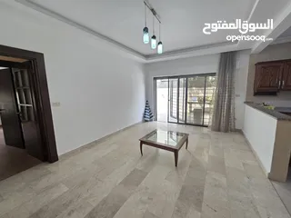  6 عبدون شقه ارضيه مع حديقه و كراج خاص للإيجار الفارغ السنوي