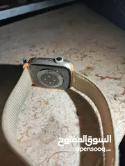  1 عندي ساعة ابل اصلي وسماعات ابل للبيع الساعة شريتها 400 وسماعات 300 شغلات ميه بالميه بدي ابيعهم 350