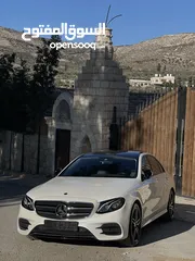  1 Mercedes Benz e200