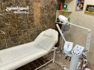  3 صالون رجالي طابقين مجهز بالكامل في منطقه ابو نصير حي ااضياء للبيع المستعجل