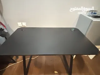  1 طاولة قيمنق