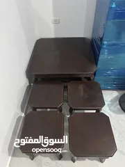  4 كنب و طاولة وسط و غرفتين نوم وحدة