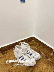  3 احذيه ماركه بسعر 5 دنانير