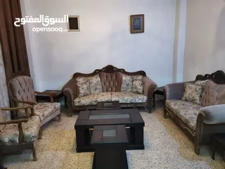  5 طاولات غرفة ضيوف وطاولة سفرة مع 4 كراسي