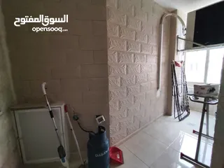  5 روف مفروش مع إطلالة مميزة للإيجار – بيتونيا  دوار الفواكه على الشارع الرئيسي