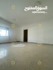  5 شقة فارغة - الشميساني - 3نوم - 200م -