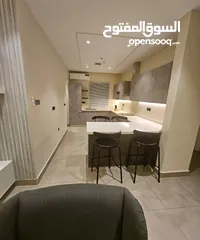  4 شقق شقة للايجار الرياض حي الملقا  ثلاث غرفة  صالة  مطبخ  ثلاث حمامات  الشقة مفروشة بلكامل  السعر 35