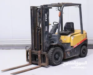  14 Moses Export TCM and Komatsu forklift container