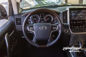  10 Toyota Land Cruiser VX-R 2017