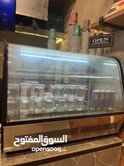  2 ثلاجة عرض كيك او أشيا اخرى