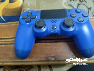  1 ...................... PS4 سليم 500GB + يد أصلية + يد.كوبي.- شبه جديد