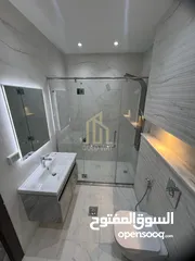  11 تملك شقة طابق أخير مع روف 193م بتشطيبات مميزة في أجمل مناطق شفابدران/ ref 2052