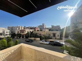  6 شقه فاخره للبيع بسعر حرق في الجندويل 200م طابق أول من المالك مباشره