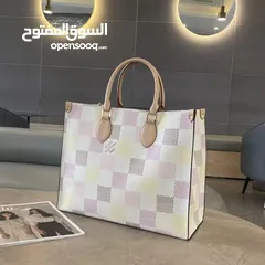  3 شنط نسائيه ماركات مختلفه