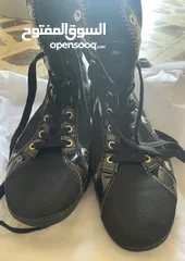  1 Venom black boxing shoes !