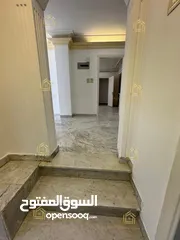  22 شقة مميزة - خلدا - 4نوم 1ماستر - 300م داخلي - ارضية مع ترسات وحديقة بمساحة 400م - قرب الخدمات