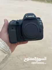  1 Canon 5D IV