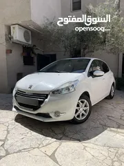  2 بيجو 208 موديل 2015 عداد 25000 فقط