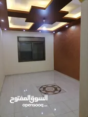  25 شقه للبيع ابونصير مطله على شارع الاردن