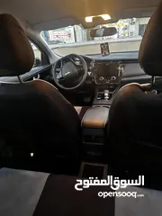  2 سيارات للايجار يومي اسبوعي شهري  بافضل الاسعار يوجد لدينا سيارات كهرباء وهايبرد