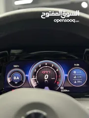 8 GTI mk8 عداد 30 ألف . اضافات نادرة . بحال الوكالة