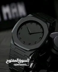  1 ساعة رجالية وشبابية فخمة سوداء بالكامل مع لمعان بالأرقام العربية