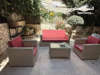  1 طقم رتان لون بيج و احمر