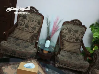  2 طقم كنب بحالة ممتازة
