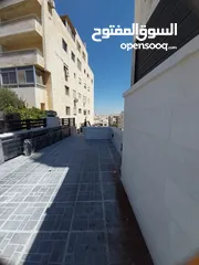  21 خلدا 160م داخلي و120م خارجي ومدخل خاص وكراج خاص بسعر مغري