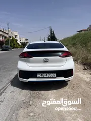  3 Hyundai Ioniq 2016