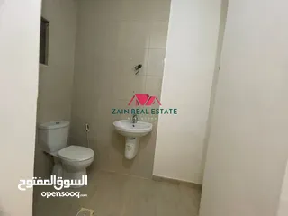  7 شقة / للايجار / ارضية مع ترس / 4نوم / خلدا