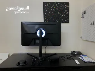  4 شاشة SAMSUNG (Odyssey G7) للبيع