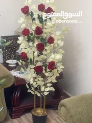  15 أشجار زينه ورد صناعي   متوفر لون احمر فقط  شغل بيتي مرتب بزبط داخلي و خارجي للمنزل وللغرف و للمداخل