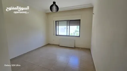  9 شقه فارغة للإيجار سوبر ديلوكس في ام السماق 140 متر