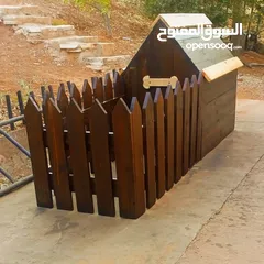  13 أكواخ خشبية وبيوت للحيوانات