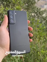  1 سامسونج جلاكسي اس 21 fe  128 جيجا الرام 8 جيجا شبه جديد السعر 700 شيكل السعر نهائي