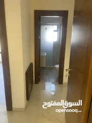  8 شقه في البنيات للبيع