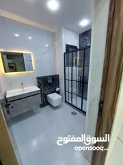  19 .. شقة فارغه فاخره للإيجار ..