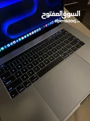  10 MacBook Pro 15’ i7 250gb 16gb ram with Touch Bar