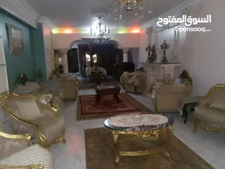 1 شقه للبيع 200م في الھرم امام مترو المريوطيھ ميدان جامع السنيھ