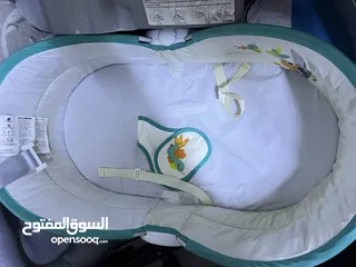  8 مستلزمات اطفال بحال الجديد بانيو استحمام ، كارسيت، كوت ، هزاز مع موسيقى