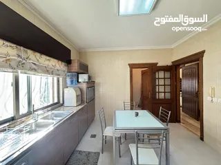 13 شقة مفروشة للإيجار 200م2 ( Property 40418 )-175089930