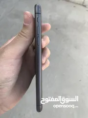  3 تلفون آيفون 11 ( التواصل واتس اب )