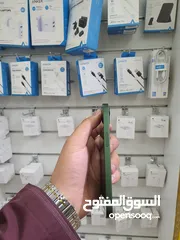  3 عرض خااص: iPhone 13 128gb نظيف بحالة الوكالة  مع ملحقاتة الأصلية. بأقل سعر