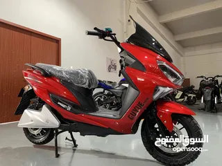  5 electric scooter red color fast speed 130kmh , with long range